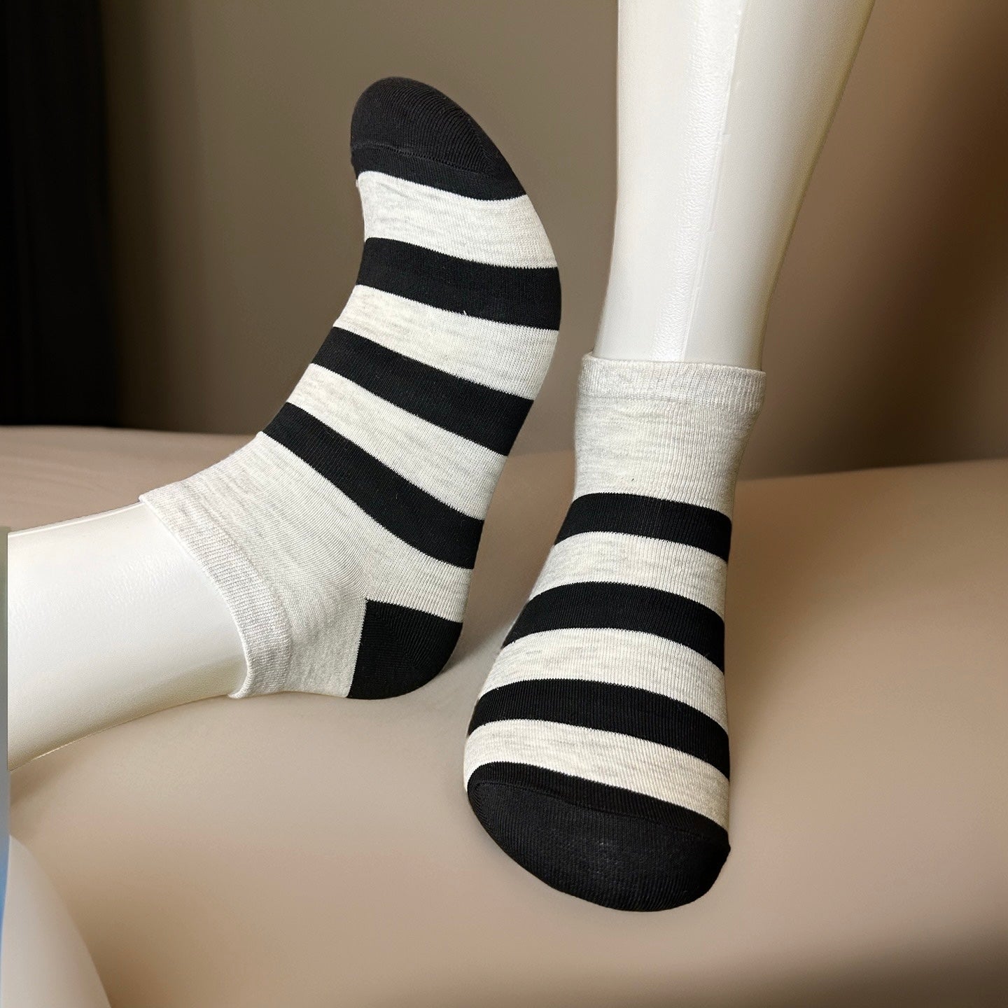 Smoky White Ankle Socks